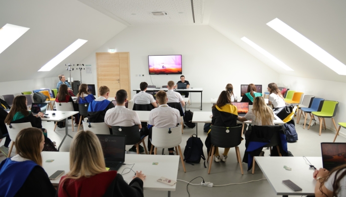 Kino, igra, film u Karlovcu: uz gledanje i analizu filma <em>Slice of life</em>, predstavljena i videoigra <em>Crna Kraljica </em>povezana slika