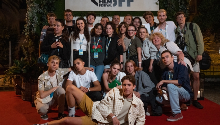 Zatvoren 8. Brač Film Festival povezana slika