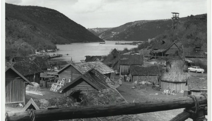 Projekt 'Istra u kadru – Film na izvornoj lokaciji': Projekcija <em>Dugih brodova</em> u Limskom kanalupovezana slika