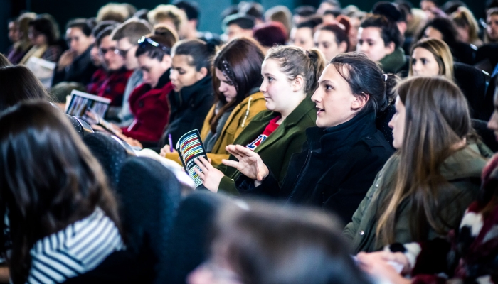 Više od 200 osnovnoškolaca, srednjoškolaca i njihovih profesora zimske praznike provodi u kinu Tuškanacpovezana slika