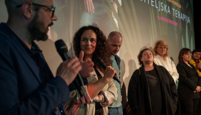 Premijerom filma <em>Obiteljska terapija</em> započela distribucija u domaćim kinimapovezana slika