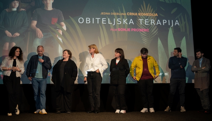 Premijerom filma <em>Obiteljska terapija</em> započela distribucija u domaćim kinimapovezana slika