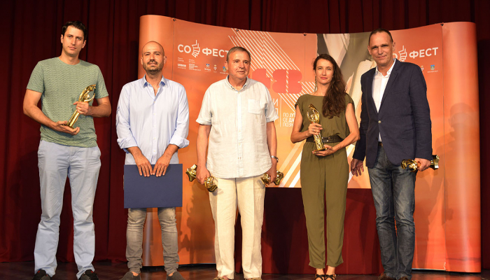 <em>Koja je ovo država</em> Vinka Brešana nagrađena na 48. Filmskom festivalu u Sopotupovezana slika