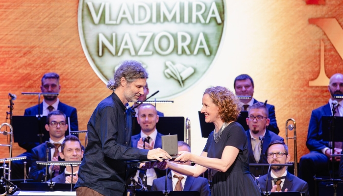 Održana dodjela Nagrade Vladimir Nazor: Branku Schmidtu uručena nagrada za životno djelo, a Ivanu Ramljaku godišnja nagrada povezana slika