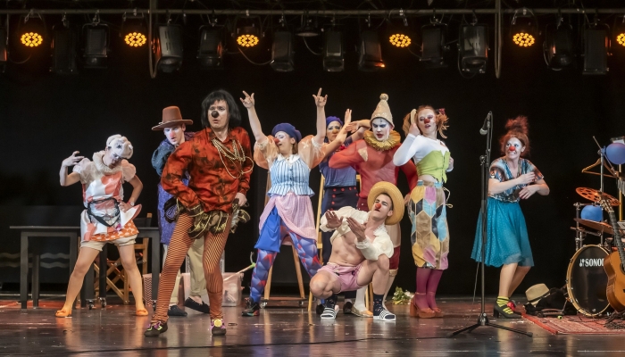 Intenzivna radionica 'Gluma na filmu: oslobađanje od maske i bivanje u kadru' s Lee Delongpovezana slika