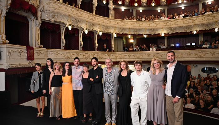 60. Međunarodni filmski festival u Karlovim Varima: održana svjetska premijera filma <em>Sitni lopovi </em>Mate Ugrinapovezana slika